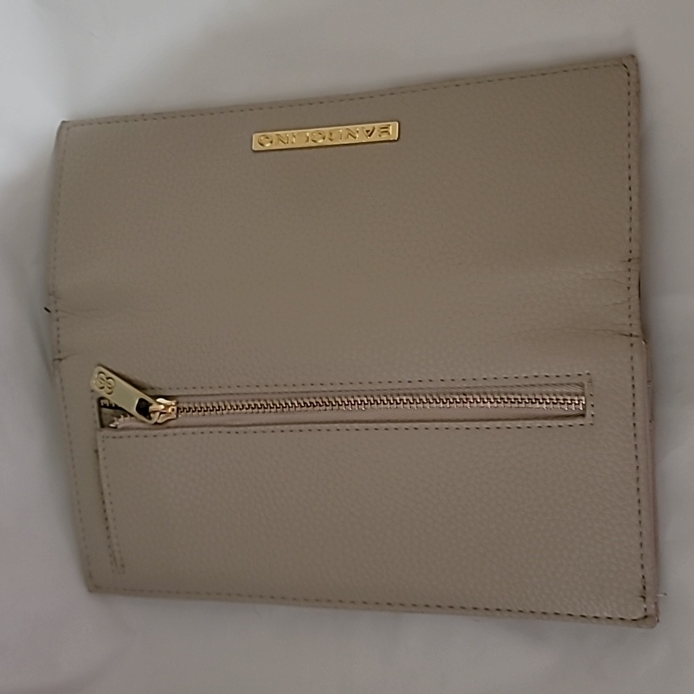 Bandolino Wallet - Picture 3 of 8